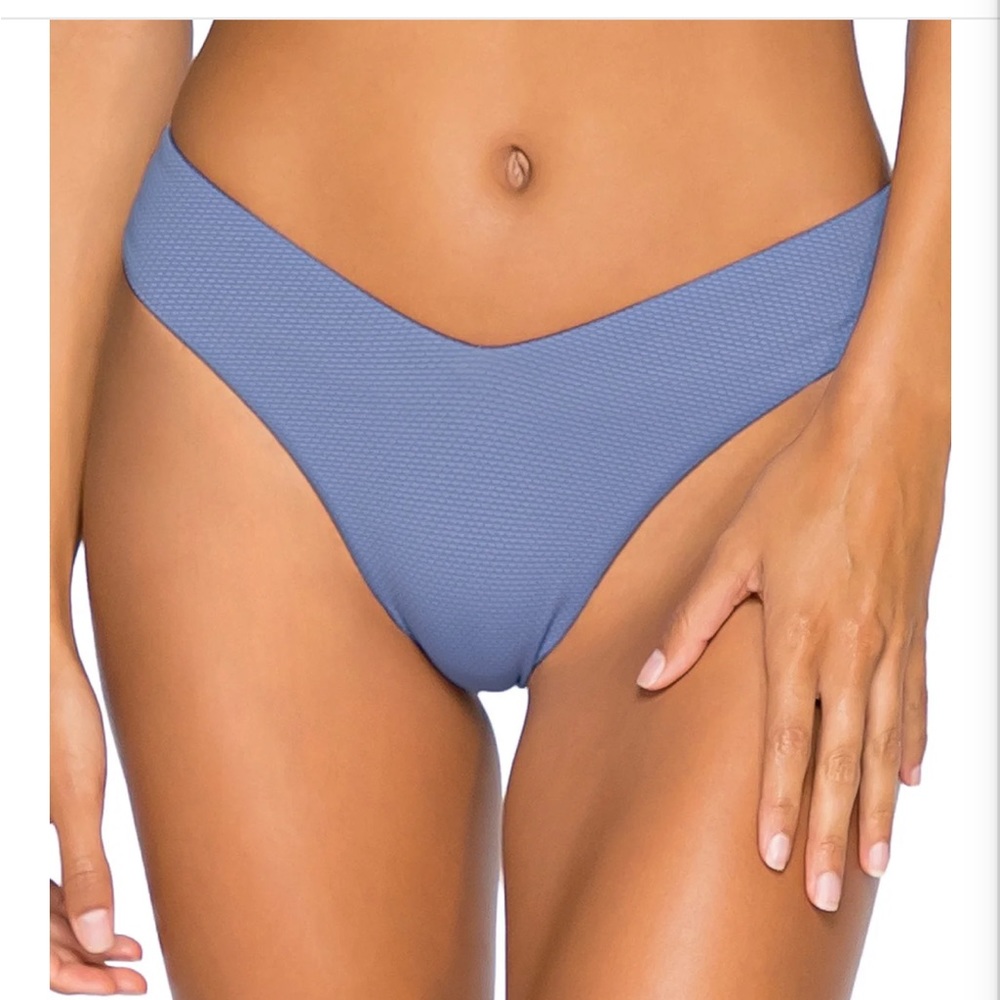 B Swim Bellflower Valencia V-Bottom